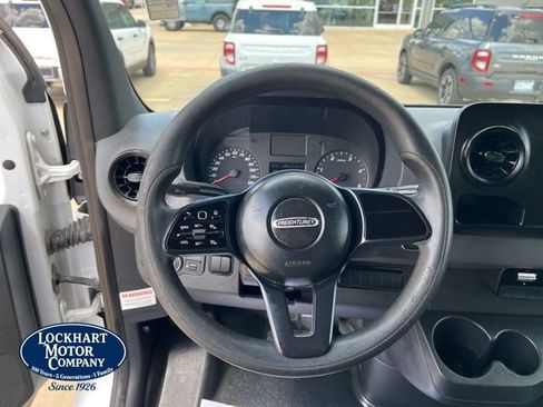 Used 2019 Freightliner Sprinter 170 RWD image 19