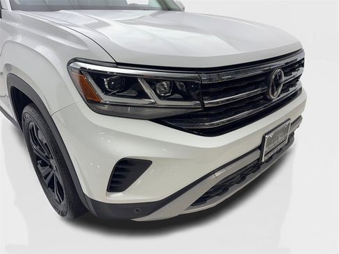 Used 2023 Volkswagen Atlas SE w/ Panoramic Sunroof Package image 17