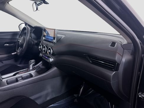 Used 2025 Nissan Sentra SR FWD image 30