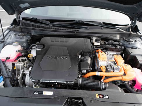 Used 2023 Hyundai Elantra Limited image 30