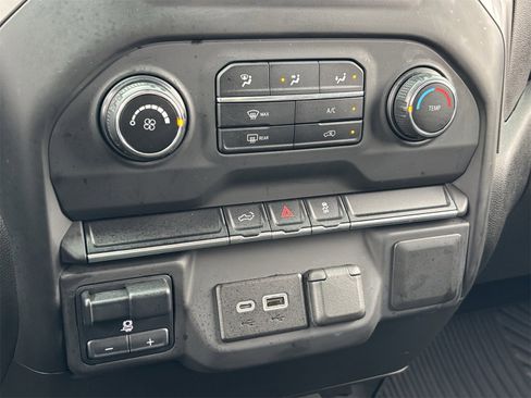 Used 2021 Chevrolet Silverado 2500 Custom w/ Custom Value Package image 33