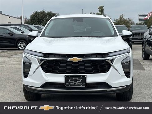 New 2026 Chevrolet Trax LT w/ Driver Confidence Package image 8