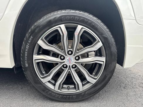 Used 2020 GMC Terrain Denali w/ Denali Premium Package AWD/4WD image 16