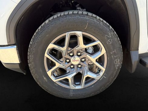 New 2026 GMC Sierra 1500 SLT w/ SLT Premium Plus Package AWD/4WD image 11