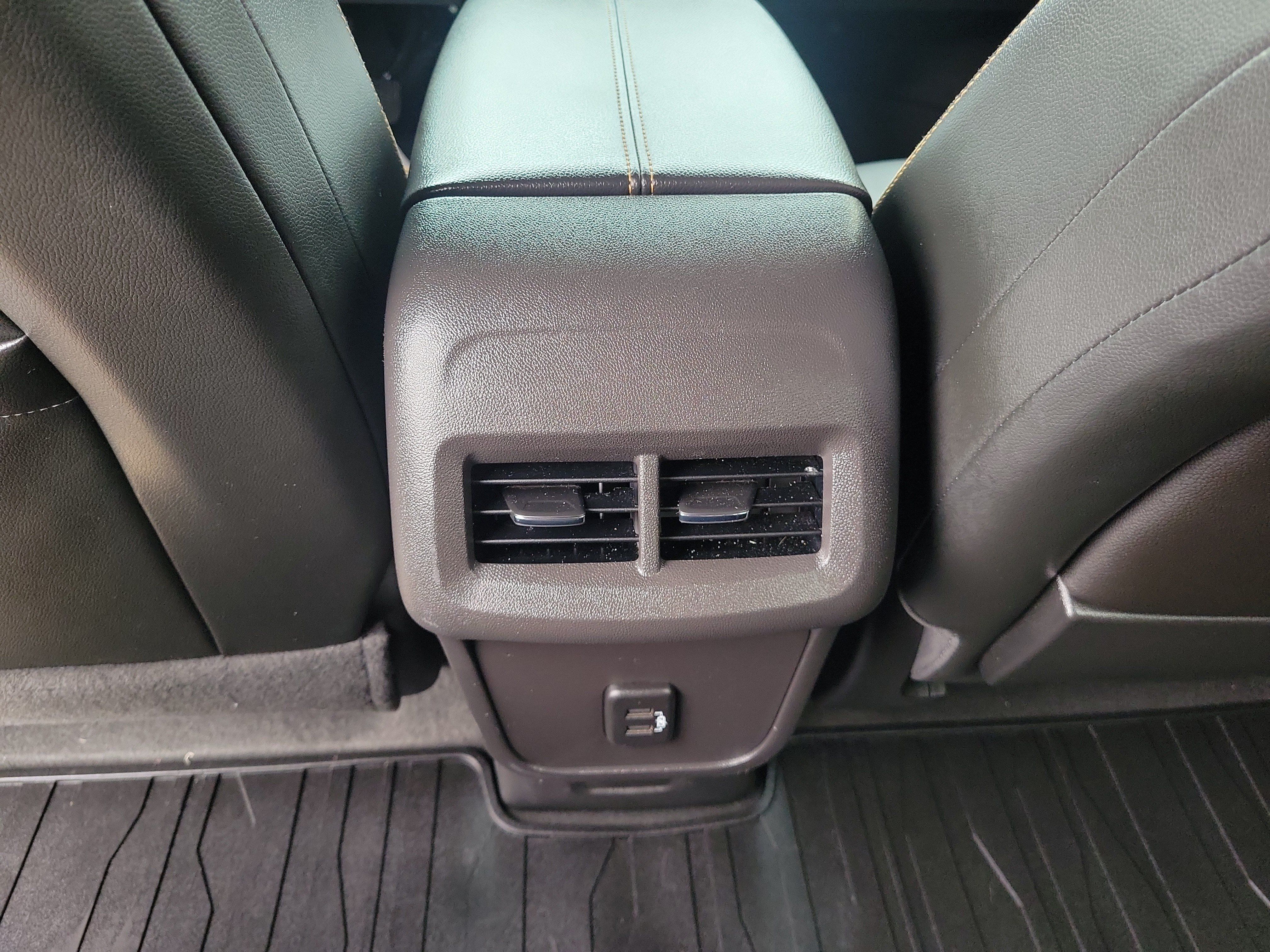 Used 2024 GMC Terrain AT4 AWD/4WD image 11