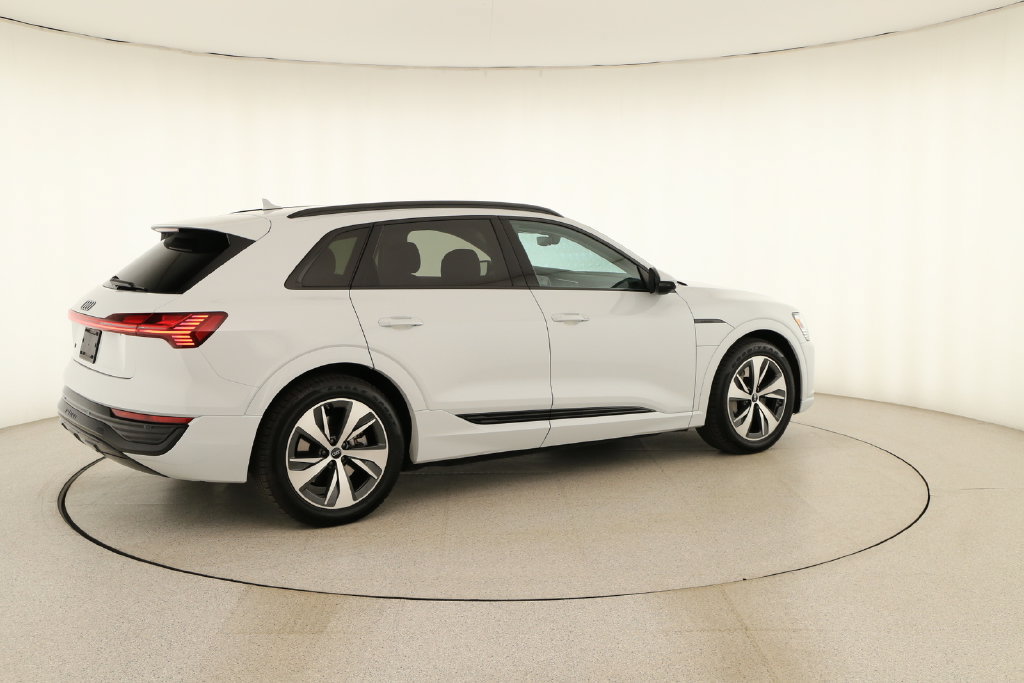 Certified 2024 Audi Q8 e-tron Premium AWD/4WD image 7