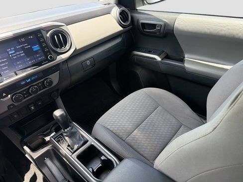 Used 2022 Toyota Tacoma SR5 RWD image 22