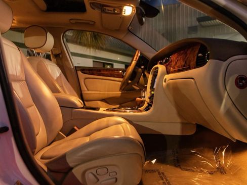 Used 2004 Jaguar XJ8 RWD image 27