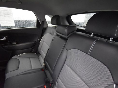 Used 2022 Kia Niro EX w/ Cold Weather Package image 12