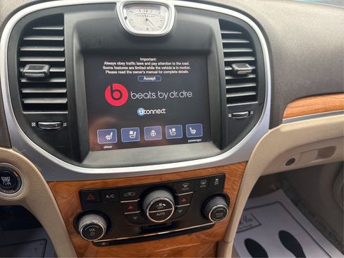 Used 2014 Chrysler 300 C w/ Beats Audio Group AWD/4WD image 18