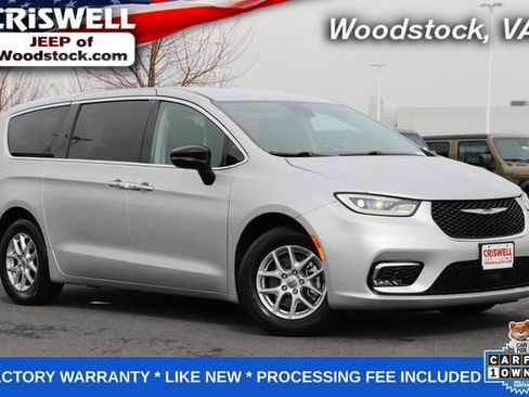 Used 2024 Chrysler Pacifica Touring-L FWD image 1