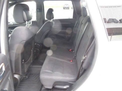 Used 2015 Jeep Grand Cherokee Laredo w/ Quick Order Package 23E AWD/4WD image 10