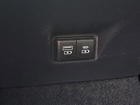 Certified 2025 Toyota Camry SE w/ Convenience Package image 21