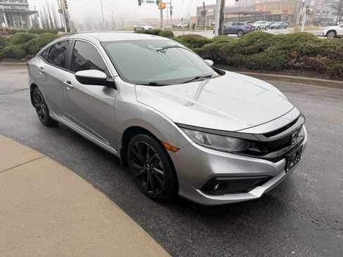 Used 2019 Honda Civic Sport image 3