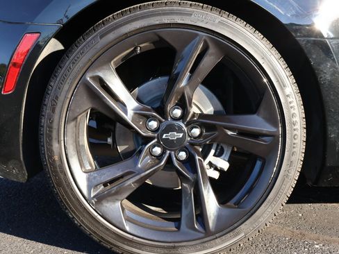 Used 2023 Chevrolet Camaro LT w/ RS Package image 25