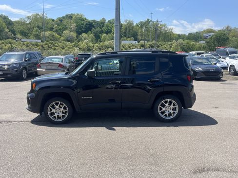 Used 2020 Jeep Renegade Sport w/ Sport Appearance Group image 4