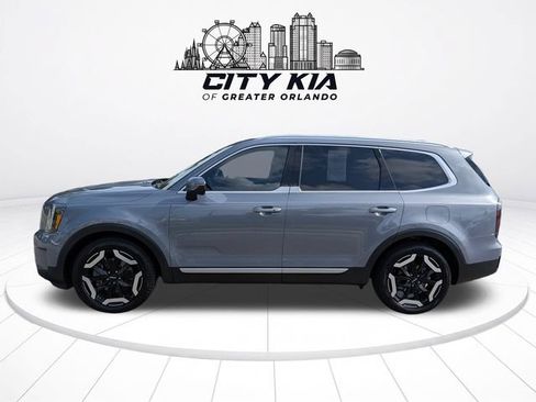 Certified 2023 Kia Telluride EX FWD image 3