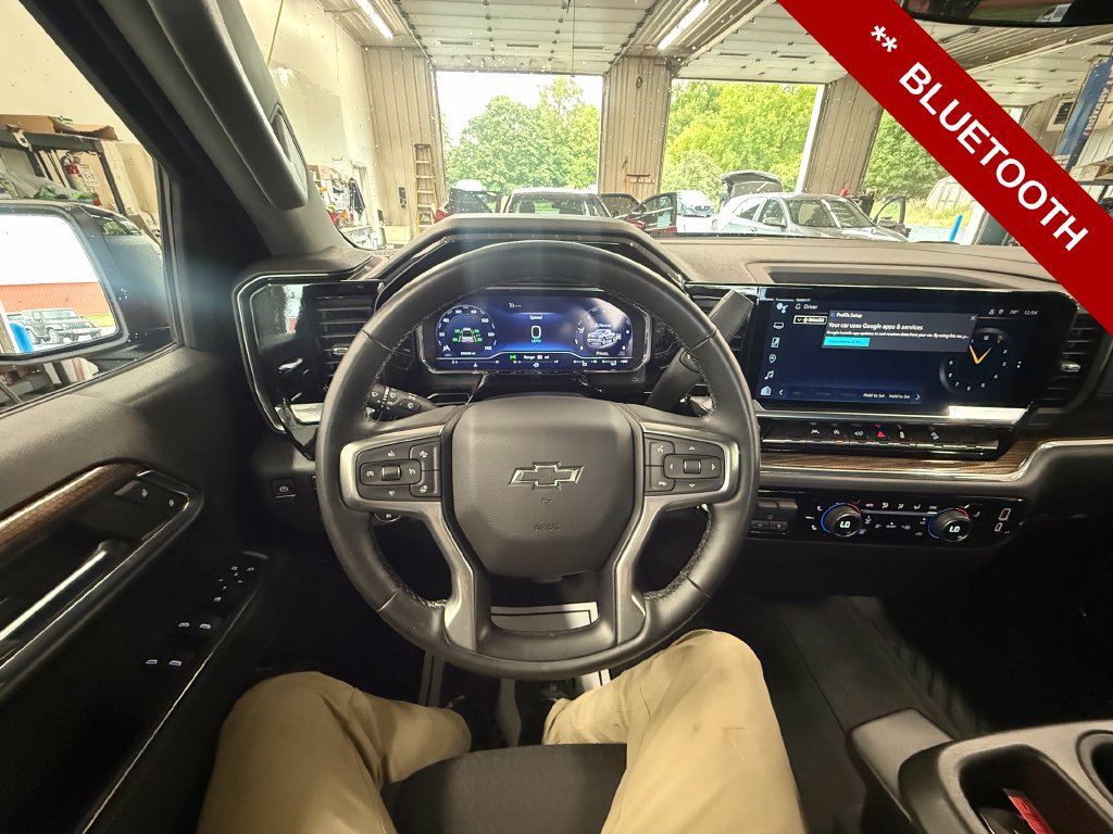 Used 2023 Chevrolet Silverado 1500 RST AWD/4WD image 15