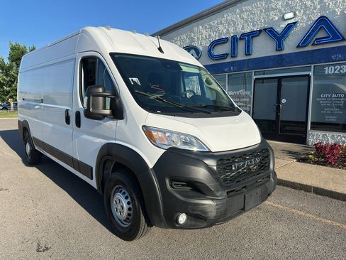 Used 2026 RAM ProMaster 2500 w/ Convenience Group FWD image 2