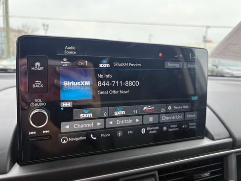 Certified 2025 Honda Pilot Touring image 19