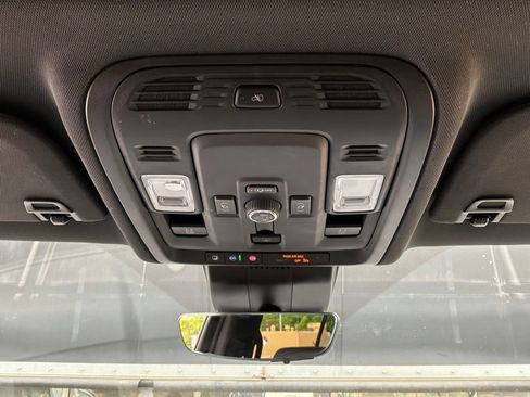 Used 2025 GMC Yukon AT4 w/ AT4 Premium Package AWD/4WD image 20