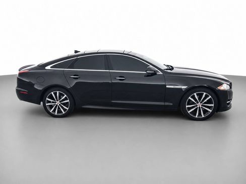 Used 2015 Jaguar XJ RWD image 4