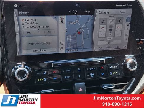 Used 2021 Toyota Highlander Platinum AWD/4WD image 19