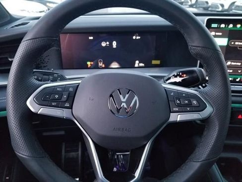 New 2026 Volkswagen Tiguan SE R-Line FWD image 14
