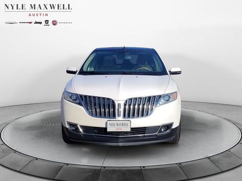 Used 2013 Lincoln MKX FWD image 17