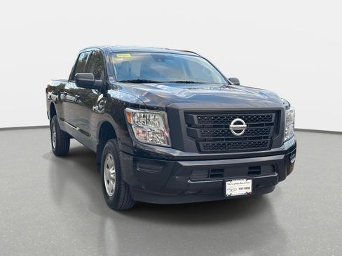 Used 2022 Nissan Titan S image 3
