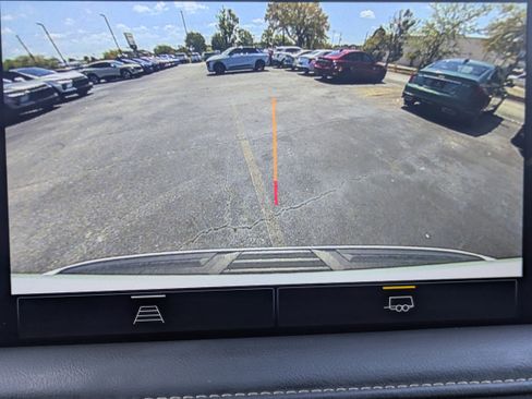 Used 2023 Chevrolet Suburban Premier image 15