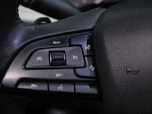 Used 2019 Cadillac XT4 Premium Luxury image 22