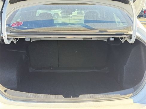 Used 2025 Chevrolet Malibu LT image 32