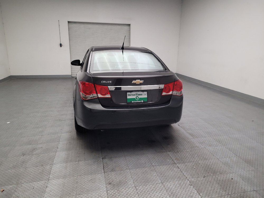 Used 2014 Chevrolet Cruze LS FWD image 6