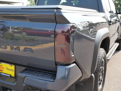Certified 2025 Toyota Tacoma TRD Off-Road AWD/4WD image 18