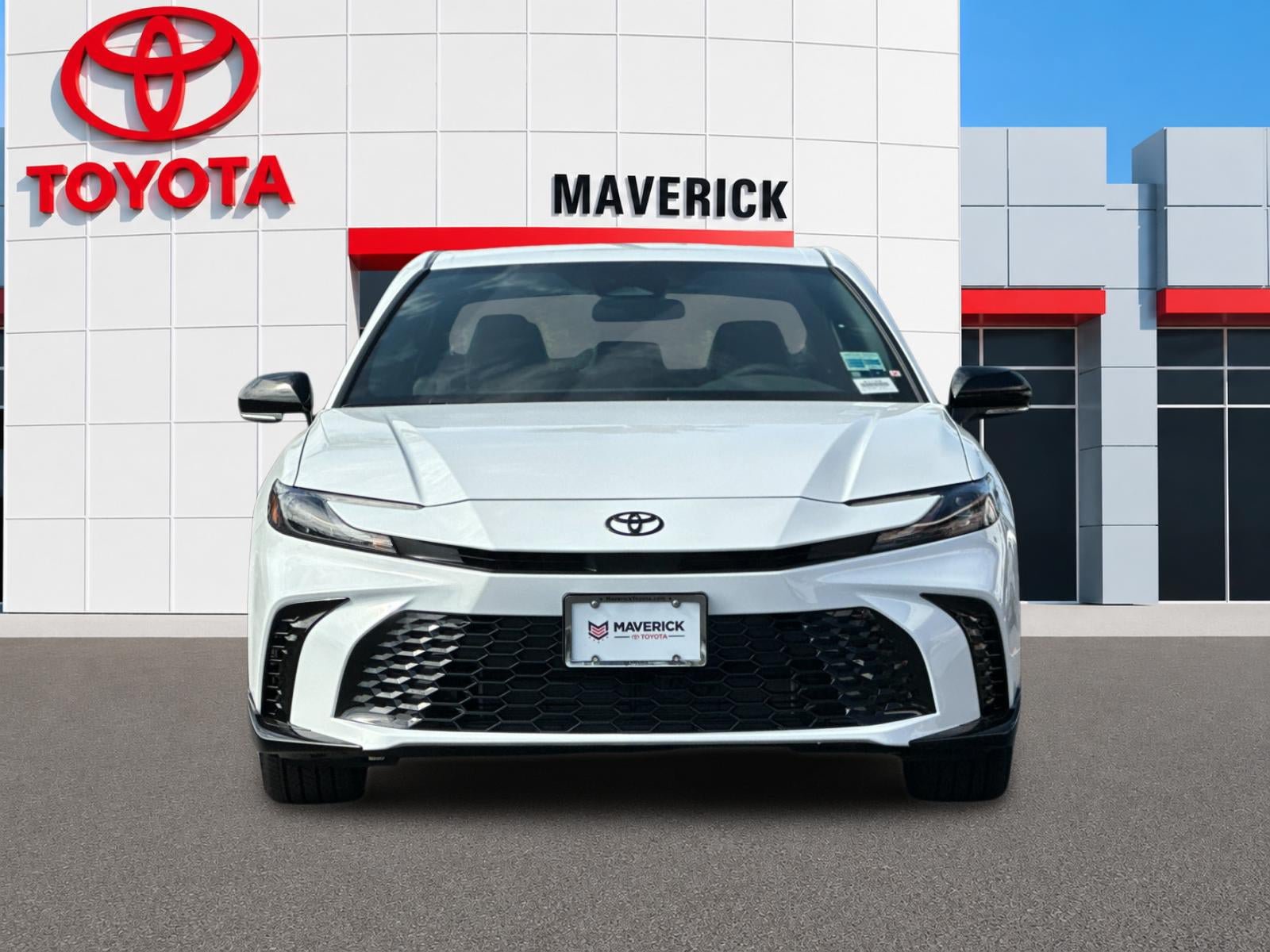 New 2026 Toyota Camry Hybrid FWD image 8