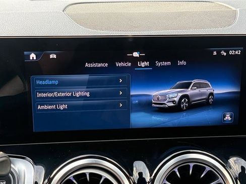 Used 2024 Mercedes-Benz GLB 250 image 26