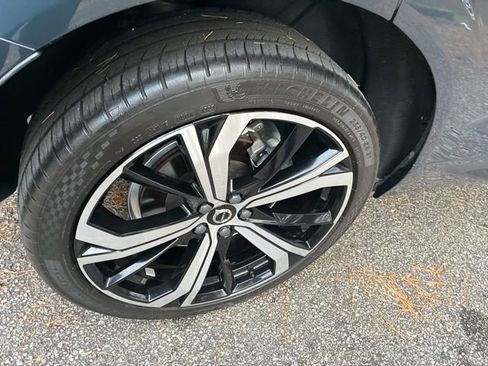 Used 2023 Volvo XC60 B6 Ultimate w/ Protection Package Premier image 16