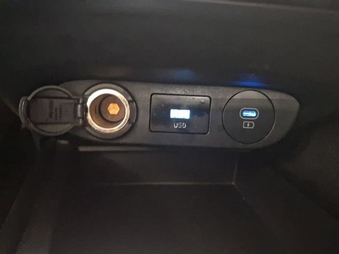 Used 2024 Hyundai Elantra SEL FWD image 26