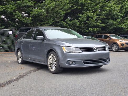 Used 2011 Volkswagen Jetta SEL image 1