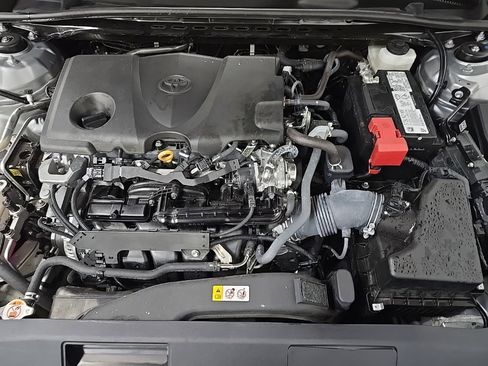 Used 2024 Toyota Camry SE image 12