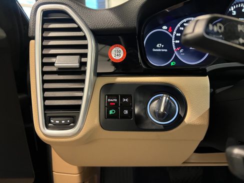 Used 2019 Porsche Cayenne image 15