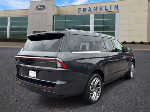 New 2025 Lincoln Navigator L Reserve image 7