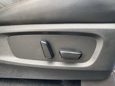 Used 2022 Nissan Pathfinder Platinum w/ Cargo Package image 9