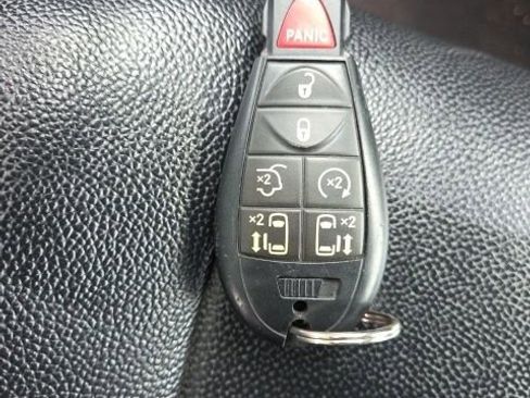 Used 2015 Dodge Grand Caravan SXT image 6