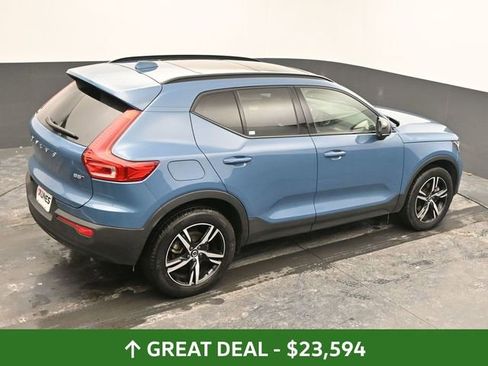 Used 2024 Volvo XC40 B5 Core image 43