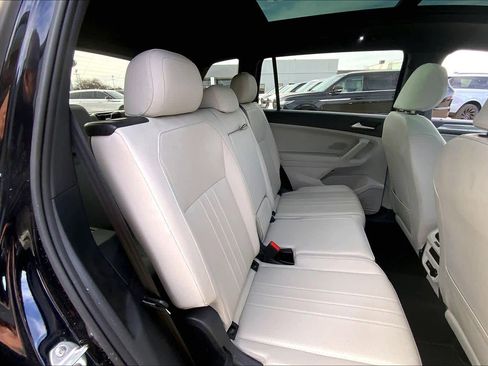 Used 2024 Volkswagen Tiguan SE R-Line image 19