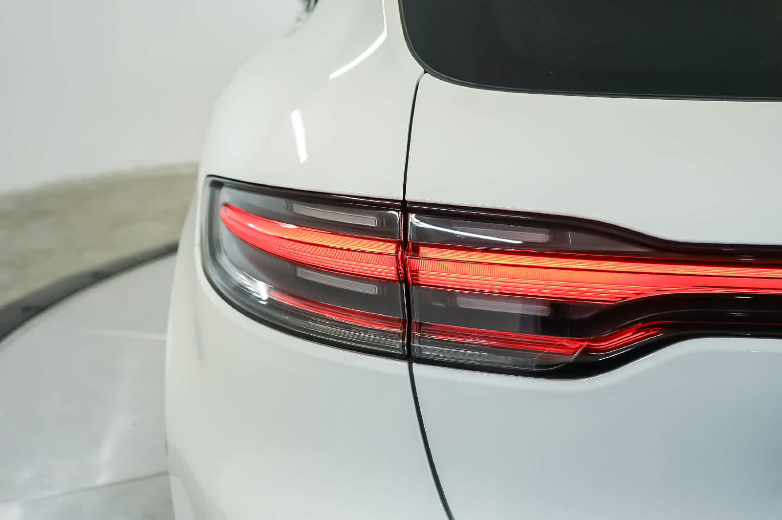 Certified 2026 Porsche Macan S AWD/4WD image 11