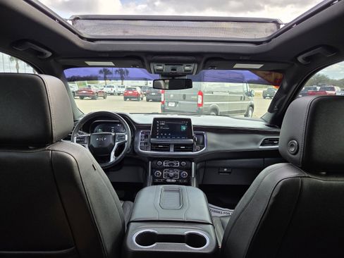 Used 2023 Chevrolet Suburban Z71 image 23