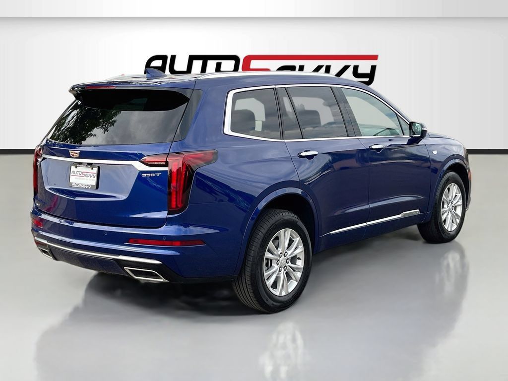 Used 2025 Cadillac XT6 Luxury w/ LPO, Floor Liner Package AWD/4WD image 7